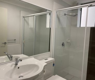 Designer Apartment - Photo 2