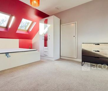 4 bedroom semi-detached house to rent - Photo 5