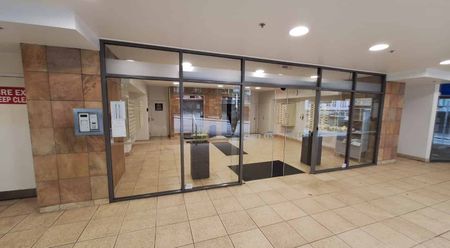 Single Bedroom to rent in Shared Apartment - Photo 4