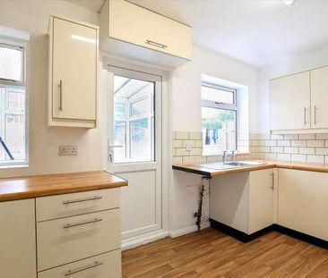 Poplar Road, Finedon, NN9 - Photo 6