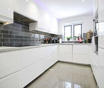 Pavilion Close, Swindon, Swindon, SN1 - Photo 2