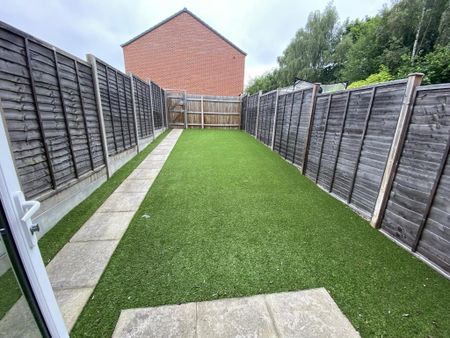 3 bedroom terraced house to rent - Photo 2