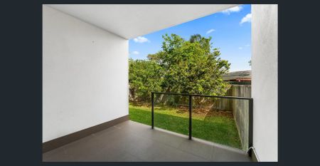 Modern Ground-Floor Living with Air Con & Private Courtyard in Prime Location - Photo 4