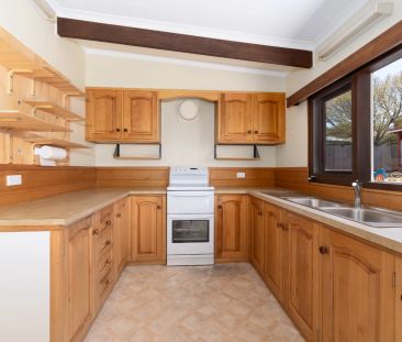 Unique Armidale Residence with Striking Design - Photo 3