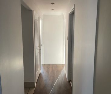 townhouse built for comfort and convenience - Photo 4