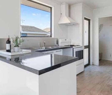 Charming 3BR Home with Deck & AC - Photo 1