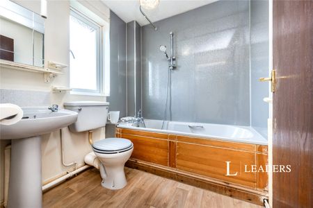 2 bedroom house to rent Keaton Close, Crownhill, Milton Keynes, MK8 - Photo 3