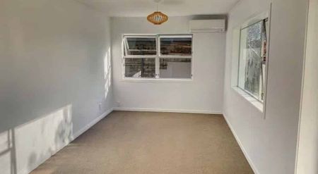Charming 1BR Flat in Belmont! - Photo 3