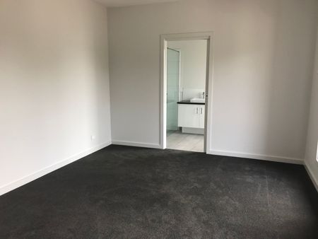 3 BEDROOM TOWNHOUSE - Photo 3