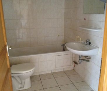 Location Appartement 2 pièces 40m² SALLANCHES 74700 - Photo 4