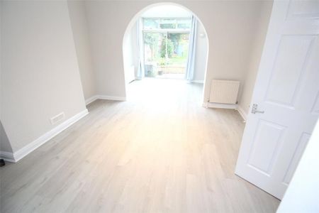 3 bedroom semi-detached house to rent - Photo 2