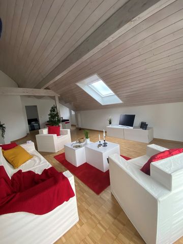 4.5 Z-W à 106 m² im Dachgeschoss - Photo 2