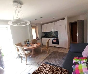 Stare Miasto, 2 pokoje, duży balkon. Polecam. - Zdjęcie 2