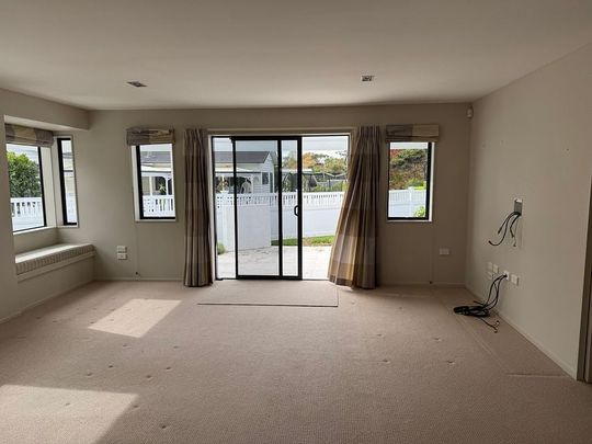 Spacious 2-Bedroom Minor Dwelling with Garden - Photo 1