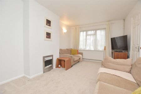 3 bedroom semi-detached house to rent - Photo 5