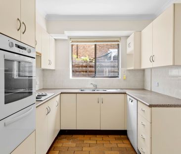 Peaceful and Private Townhouse - Photo 3