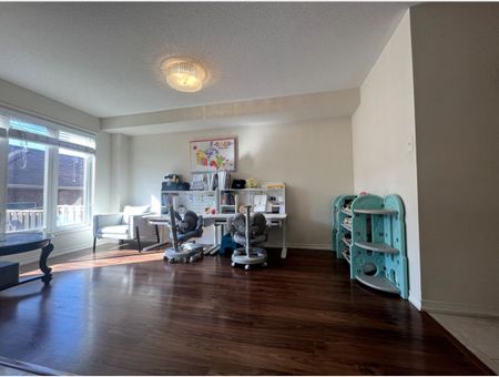 For Lease - 1083 Bur Oak Avenue, Markham, Ontario - Photo 3