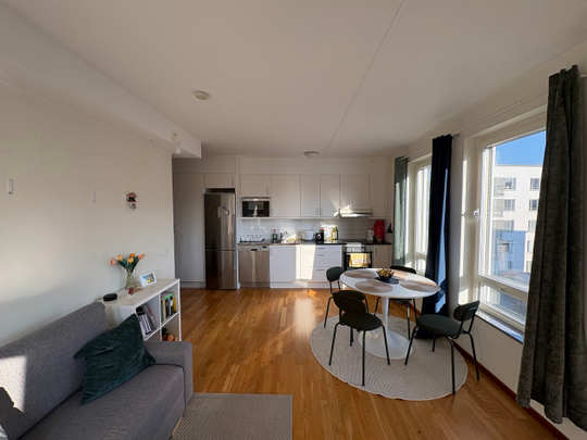 Surtsögatan, Kista - Photo 1