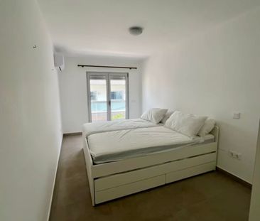 Apartamento T2 Mobilado com Elevador e Varandas - Photo 4