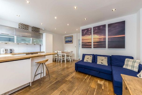 2 bedroom flat to rent - Photo 1