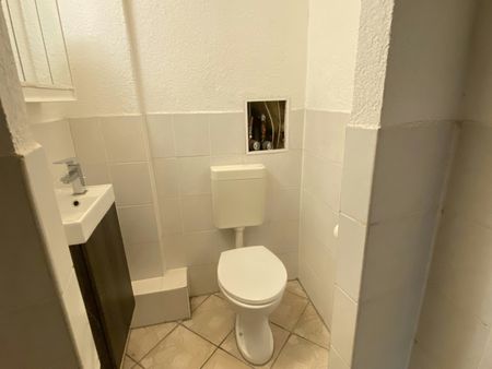 Über wenige Stufen in Ihr neues Zuhause - Photo 4