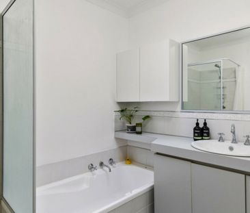 Ideal location - low maintenance villa - Photo 6