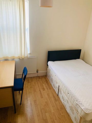 7 bedroom terraced house to rent - Photo 5