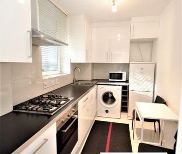 1 Bedroom Room in Flat Share To Rent - Photo 2
