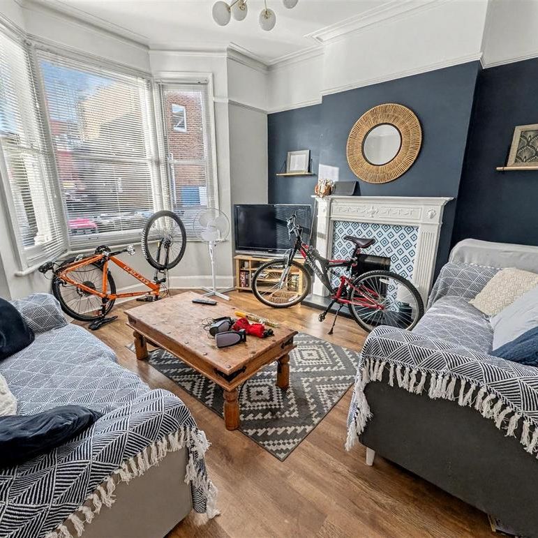 1 bedroom in a house share to rent - Photo 1