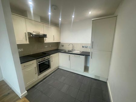 Flat to rent on - Photo 4