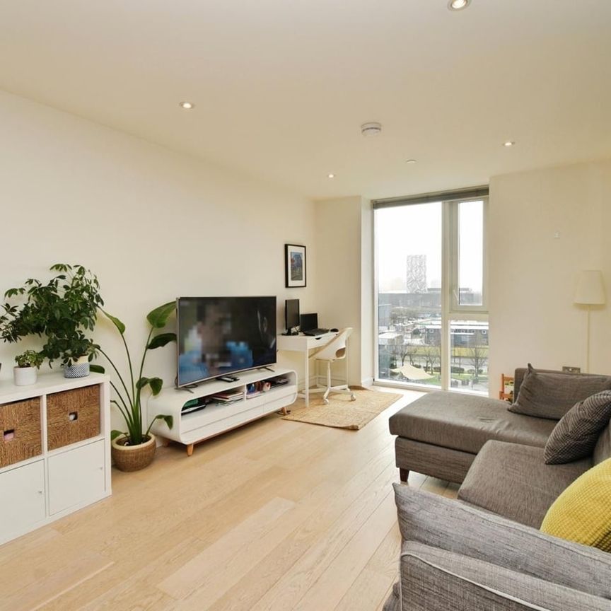 2 Bed Flat, Pilot Walk, SE10 - Photo 1