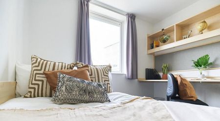 1 bedroom in a flat share to rent - Photo 5