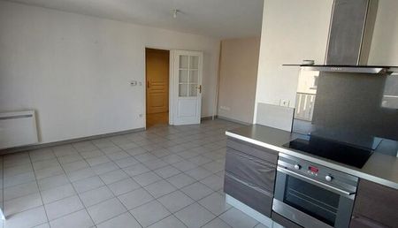 Appartement 4 pièces 66m2 REIMS 890 euros - Photo 2