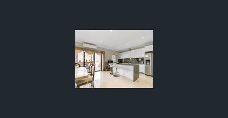 Stunning 4 bedroom, 3 bathroom Family home in Prime South Wentworthville Location - Photo 3