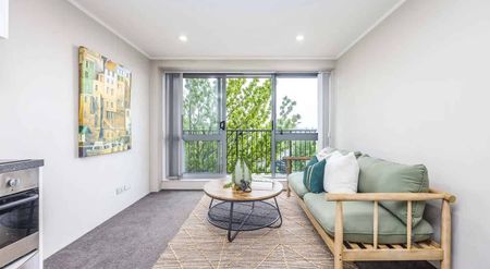 Chic 2BR Central Apt w/ Amenities - Photo 3