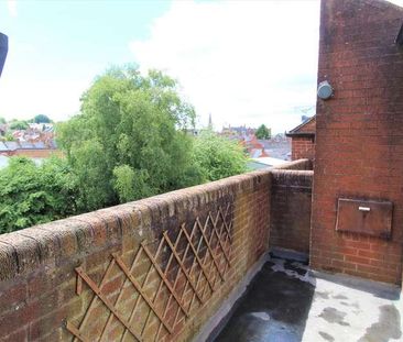 Jubilee Court, Banbury, OX16 - Photo 1