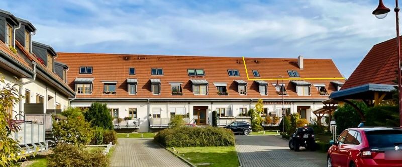 Idyllisch wohnen unterm Dach mit Loggia und Fernblick! - Photo 1