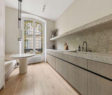 Location Appartement de luxe Paris 7 4 Pièces 165.74 m² - Photo 3