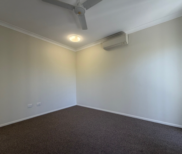 NEAT AND TIDY 4 BEDROOM HOME IN CONDON + SEPARATE MEDIA ROOM! - Photo 4