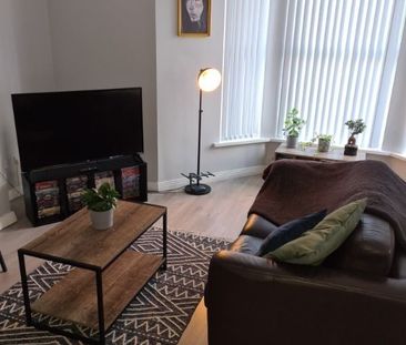 1A Woodland Avenue, Belfast BT14 6BY - Photo 1