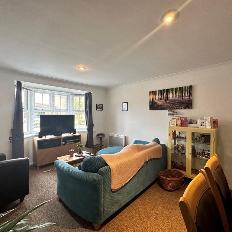 2 bedroom flat to rent - Photo 1