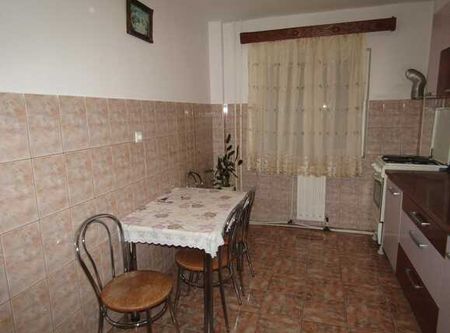 Apartament 3 camere, 70 mp, decomandat, parcare, zona strazii Aurel Vlaicu - Photo 3