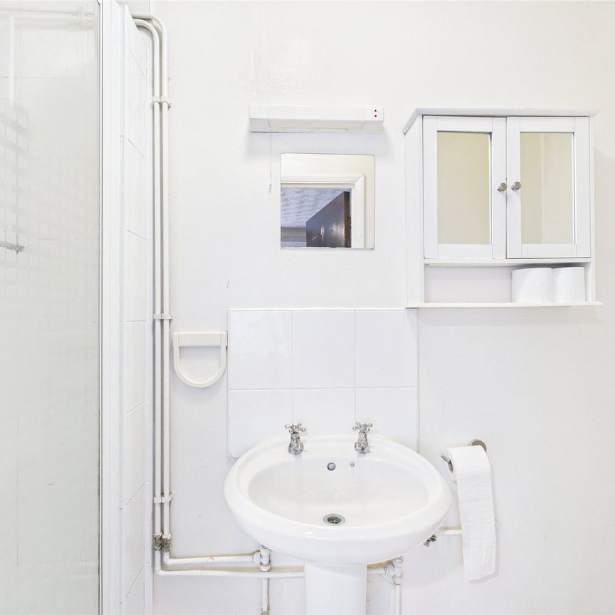 1 bedroom sharedAccommodation in Albert Street, Slough - Photo 1