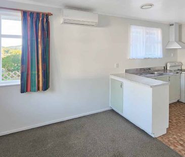 Stokes Valley Living - Photo 4