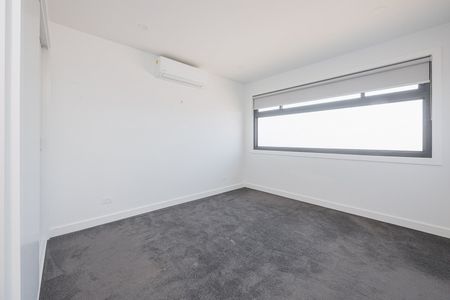 2/1 Taylors Avenue, Reservoir VIC 3073 - Photo 3