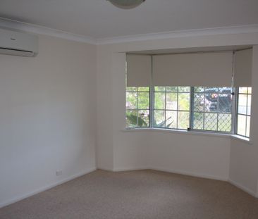 Charming & Convenient Villa - Prime Location - Photo 6