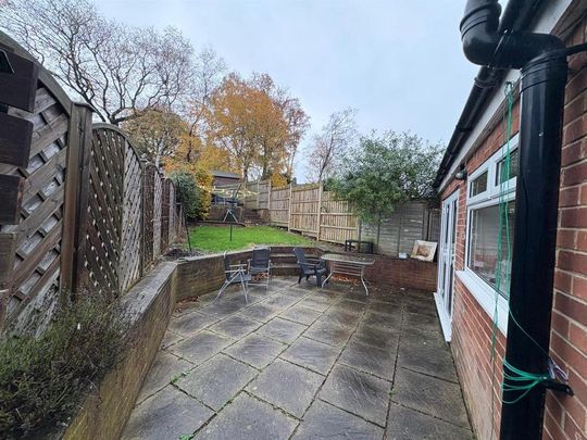 1 bedroom in a house share to rent - Photo 1