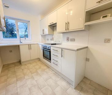 2 bedroom terraced house to rent - Photo 4