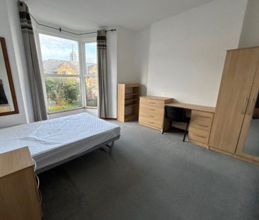 4 bedroom terraced house to rent - Photo 3