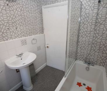 2 bed Flat for rent - Photo 6